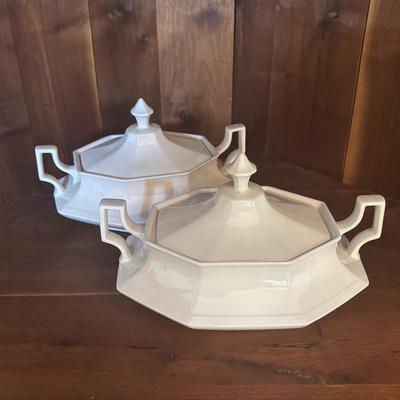 LOT 89: Johnson Brothers Heritage White China Serving Collection: Covered Serving Bowls, Gravy Boat w/Plate, Platters & Soup Tureen