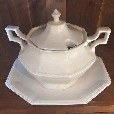 LOT 89: Johnson Brothers Heritage White China Serving Collection: Covered Serving Bowls, Gravy Boat w/Plate, Platters & Soup Tureen