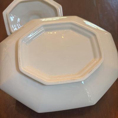 LOT 89: Johnson Brothers Heritage White China Serving Collection: Covered Serving Bowls, Gravy Boat w/Plate, Platters & Soup Tureen