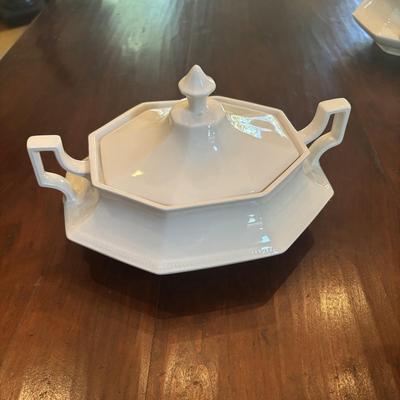 LOT 89: Johnson Brothers Heritage White China Serving Collection: Covered Serving Bowls, Gravy Boat w/Plate, Platters & Soup Tureen
