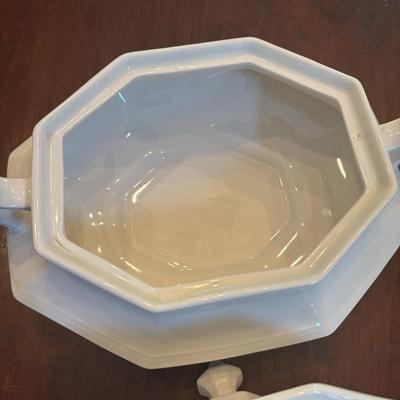 LOT 89: Johnson Brothers Heritage White China Serving Collection: Covered Serving Bowls, Gravy Boat w/Plate, Platters & Soup Tureen