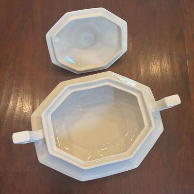 LOT 89: Johnson Brothers Heritage White China Serving Collection: Covered Serving Bowls, Gravy Boat w/Plate, Platters & Soup Tureen