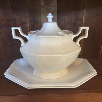 LOT 89: Johnson Brothers Heritage White China Serving Collection: Covered Serving Bowls, Gravy Boat w/Plate, Platters & Soup Tureen