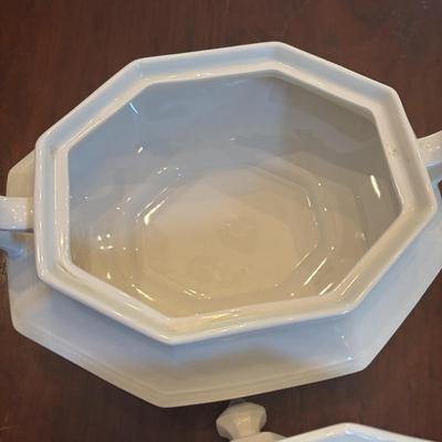 LOT 89: Johnson Brothers Heritage White China Serving Collection: Covered Serving Bowls, Gravy Boat w/Plate, Platters & Soup Tureen