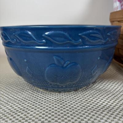 LOT 93: Longaberger Pie Basket, Cuisinart 14" Oval Baker Dish, Waffle Cone Ice Cream Bowls w/Spoons, William & Sonoma Cookies...