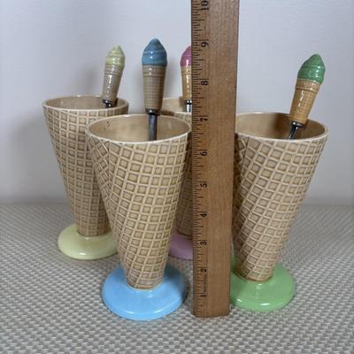 LOT 93: Longaberger Pie Basket, Cuisinart 14" Oval Baker Dish, Waffle Cone Ice Cream Bowls w/Spoons, William & Sonoma Cookies...