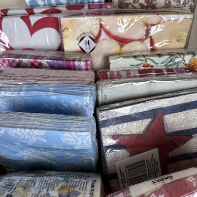 LOT 93: Longaberger Pie Basket, Cuisinart 14" Oval Baker Dish, Waffle Cone Ice Cream Bowls w/Spoons, William & Sonoma Cookies...