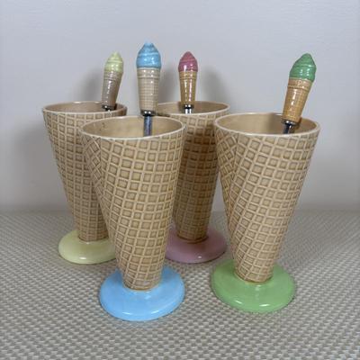 LOT 93: Longaberger Pie Basket, Cuisinart 14" Oval Baker Dish, Waffle Cone Ice Cream Bowls w/Spoons, William & Sonoma Cookies...