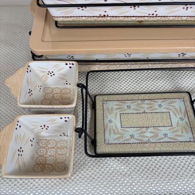 LOT 94: Temptations "Old World" Yellow Collection