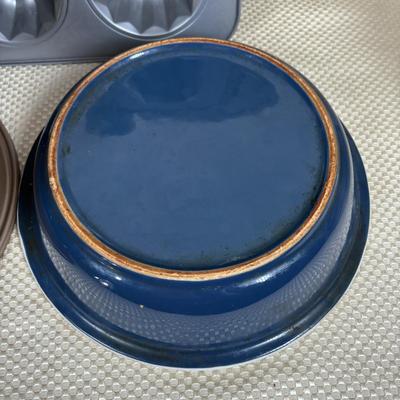 LOT 95: Bakers Delight: Pamper Chef Cookie Press, Longaberger Yellow Pie Plate, Spring Form Pan, Autum Cake-lite Pan, Wilton Round Pans,...