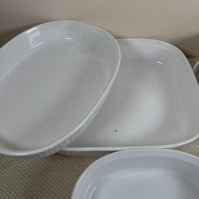 LOT 96: Corning Ware French White: Oval & Round Casserole, Grab it w/Lid, Quiche & More