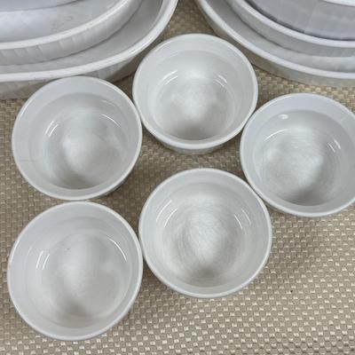 LOT 96: Corning Ware French White: Oval & Round Casserole, Grab it w/Lid, Quiche & More