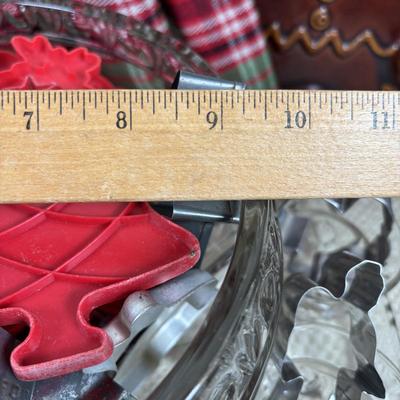 LOT 97: Vintage Hull Pottery Gingerbread Man Serving Plate, Crystal Punch Bowl Filled w/Cookie Cutters, Gingerbread Napkin Rings & More