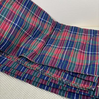 LOT 98: Longaberger Holiday Basket, Princess House Embossed Trio of Star Plates Snowman on Bicycle Music Box, It's a Wonderful Life...