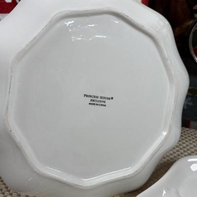 LOT 98: Longaberger Holiday Basket, Princess House Embossed Trio of Star Plates Snowman on Bicycle Music Box, It's a Wonderful Life...