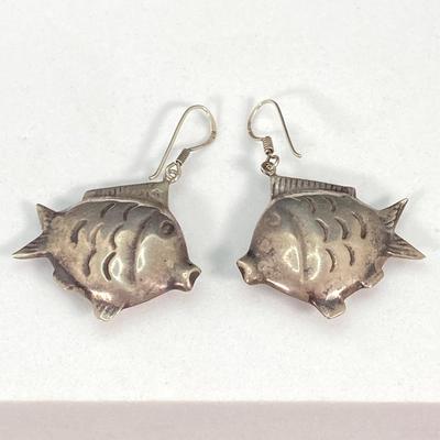 LOT 118: Sterling Silver Jewelry - Dangling Fish Earrings and Shell Pendant Necklace