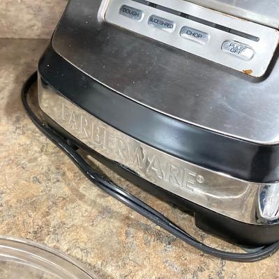 LOT 204: Crockpot Model CPSCRM20-BP , Farberware Food Processor Model FP000FBS with Cook Books