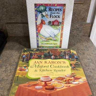 LOT 204: Crockpot Model CPSCRM20-BP , Farberware Food Processor Model FP000FBS with Cook Books