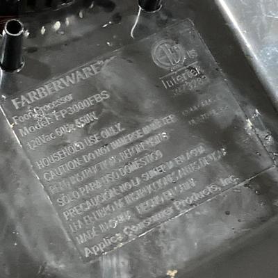 LOT 204: Crockpot Model CPSCRM20-BP , Farberware Food Processor Model FP000FBS with Cook Books