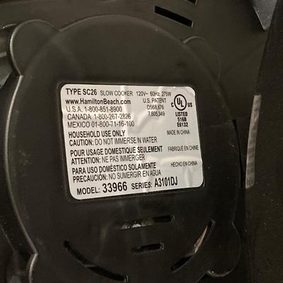 LOT 206: Hamilton Beach Slow Cooker Model Type SC26, Black & Decker Rice Cooker with Collection of Cook Books