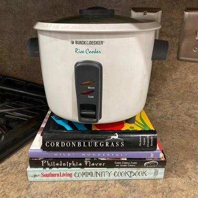 LOT 206: Hamilton Beach Slow Cooker Model Type SC26, Black & Decker Rice Cooker with Collection of Cook Books