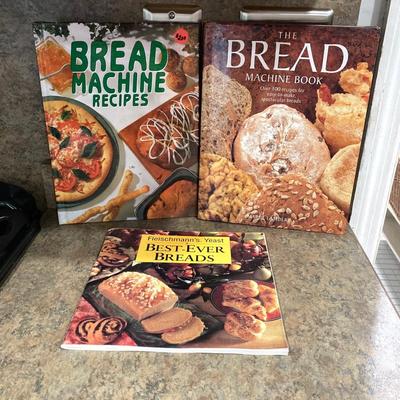 LOT 207: Hitachi Bread Making Machine HB-B101 with Collection of Cook Books