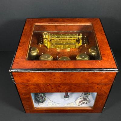 LOT 210: Vintage Mr. Christmas Musical Box Dancers