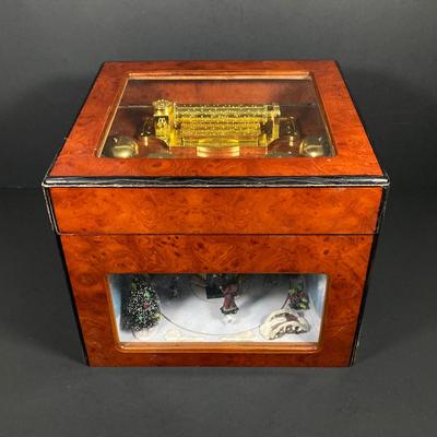 LOT 210: Vintage Mr. Christmas Musical Box Dancers