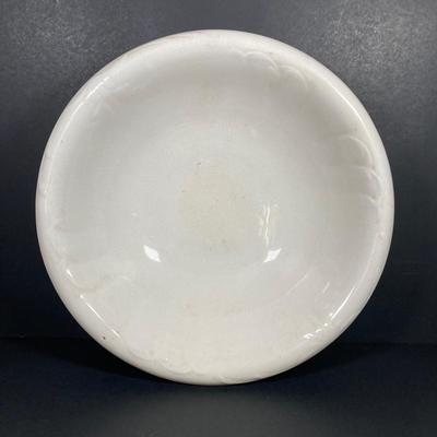 LOT 211: Vintage D.E. McNicol East Liverpool, O. Pitcher Wash Basin Set with Johnson Bros England Royal Ironstone China Chamber Pot