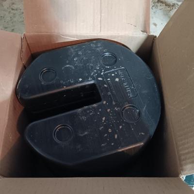 LOT 225: Quest Canopy Weight Plates