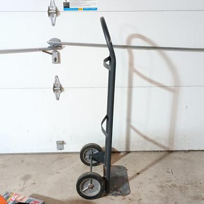 LOT 226: Milwaukee 250 lb Hand Truck Model 60250