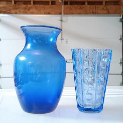 LOT 228: Ransbottom Roseville 1qt Crock, Amber Glass Pedestal Vase, Hobnail Bud Vase & More