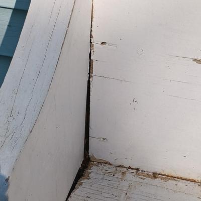 LOT 231: Outdoor Painted Wooden Porch Pew