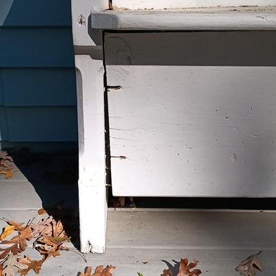 LOT 231: Outdoor Painted Wooden Porch Pew