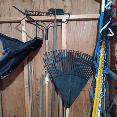 LOT 233: Remington Tree Trimmer, Poulan Wild Thing Chain Saw, Gardening Tools & Yard Games