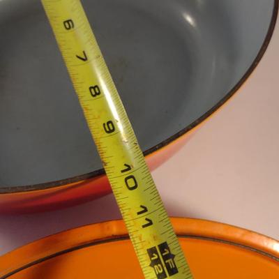 Sale Photo Thumbnail #541: Vintage Descoware Belgian Enameled Cast Iron Dutch Oven with Lid.  Item has some chipping of finish.