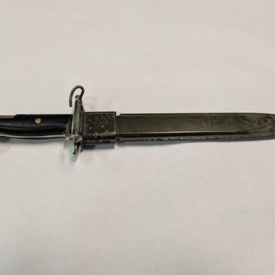 WWII Utica Cutlery M1 Bayonet w/ Scabbard