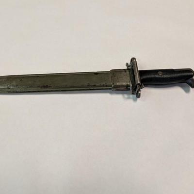 WWII Utica Cutlery M1 Bayonet w/ Scabbard