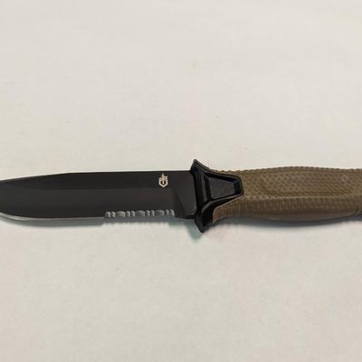 Gerber Gear StrongArm - Fixed-Blade Camping & Hunting Knife w/ Sheath