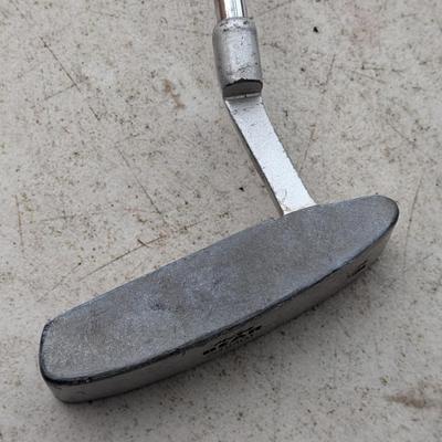 Golden Bear- golf putter