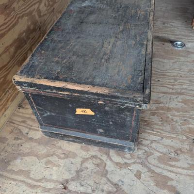 Wooden box with lid-furniture project