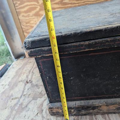 Wooden box with lid-furniture project