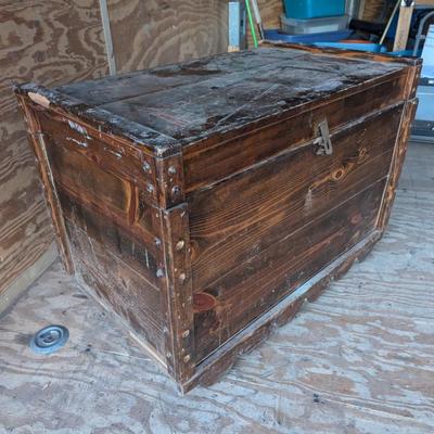 Wooden box bench with lid