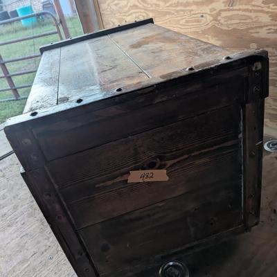 Wooden box bench with lid