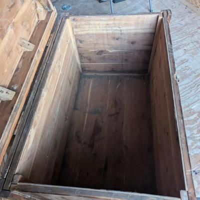 Wooden box bench with lid