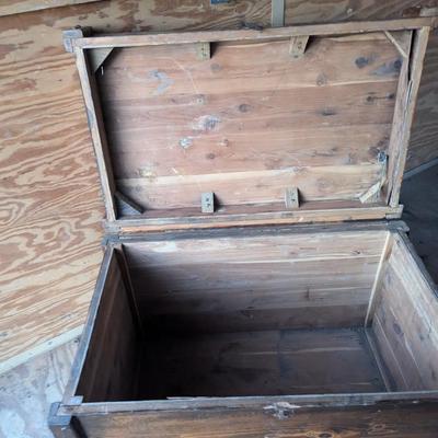 Wooden box bench with lid