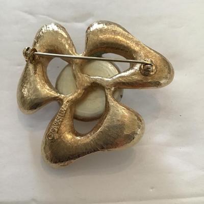 Sale Photo Thumbnail #16: Beautiful vintage Sarah Coventry brooch please see attached photos
