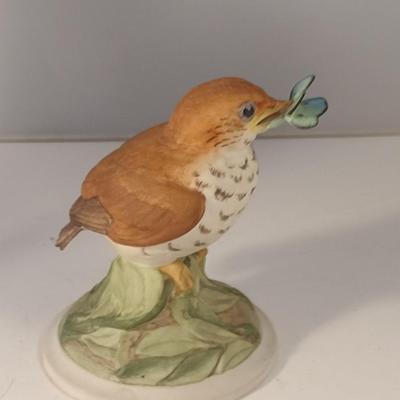 Sale Photo Thumbnail #634: Boehm 'Baby Wood Thrush' Bird Figurine- Approx 4 3/4" Tall