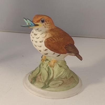 Sale Photo Thumbnail #632: Boehm 'Baby Wood Thrush' Bird Figurine- Approx 4 3/4" Tall