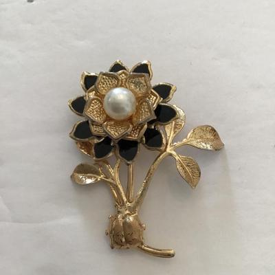 Sale Photo Thumbnail #47: Vintage, flower, goldtone brooch please see attached photos